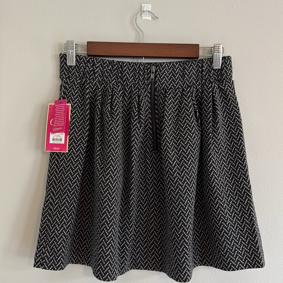 Juniors Mini Skirt NWT - Picture 4 of 6